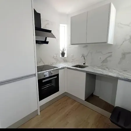 Camoes Appartments Апартаменты *