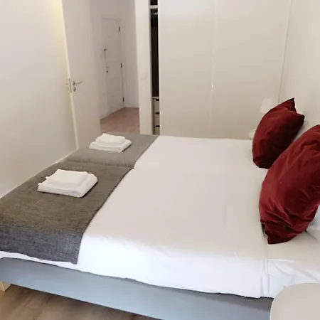 Апартаменты Camoes Appartments